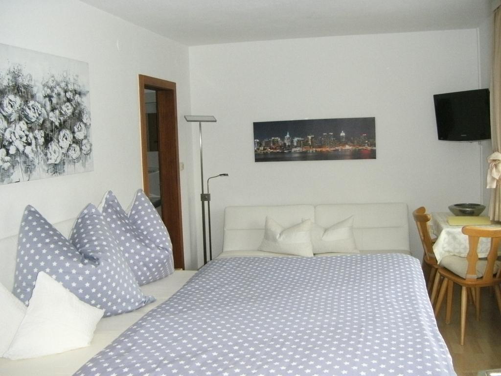 Pension Garni Gerhard Oetz Exterior photo