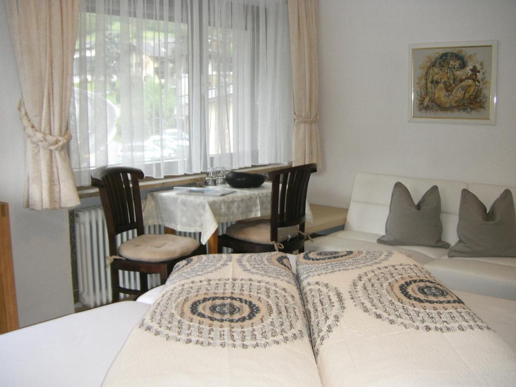 Pension Garni Gerhard Oetz Exterior photo