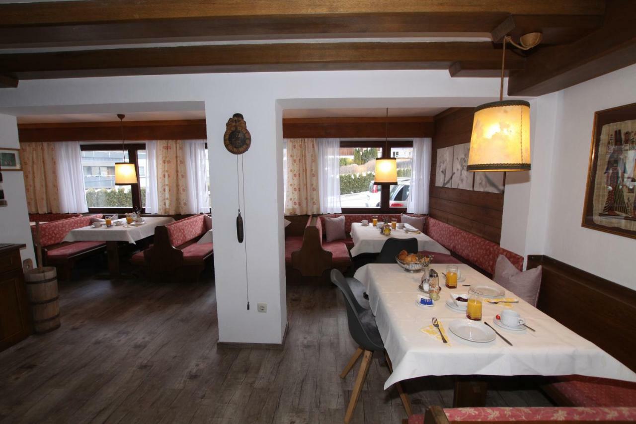 Pension Garni Gerhard Oetz Exterior photo